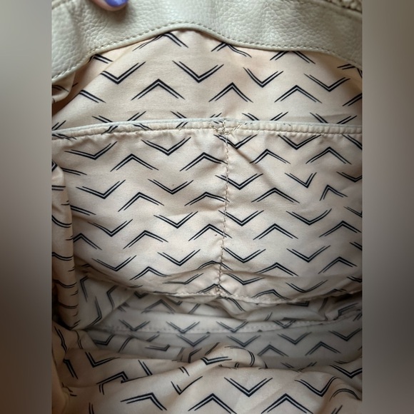 Moda Luxe Cream Raffia Isla Wood Handle Purse - Picture 10 of 13